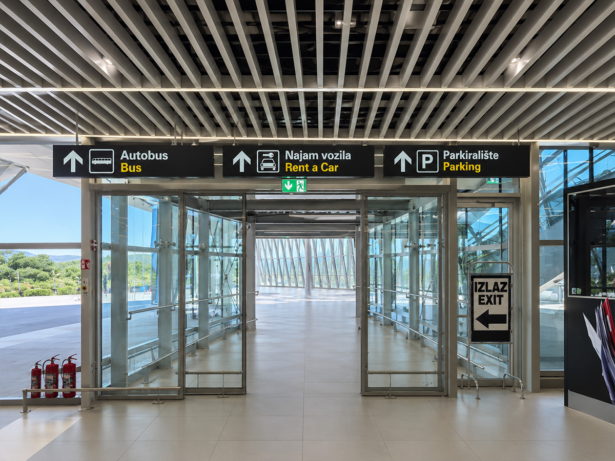 airport-signalisation-wayfinding-signage